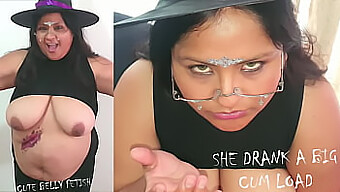 La Ragazza Dalle Grandi Tette Ingoia Lo Sperma E Mostra La Sua Pancia Per Halloween