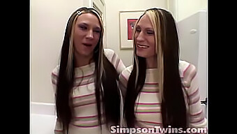 Simpson Sisters' Homemade Fingering And Rubbing Session In The Kitchen