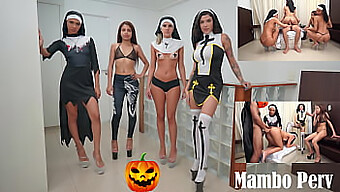 Suore Sensuali Si Impegnano In Attività Di Halloween Maliziose